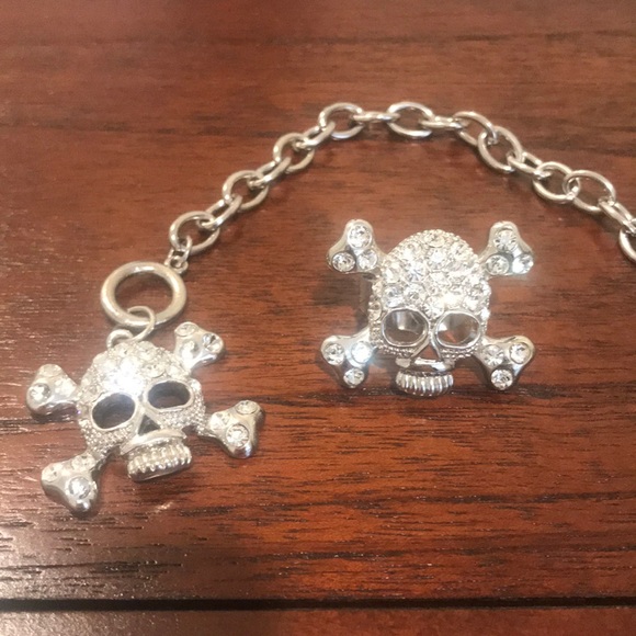 Skull and Bones Set - Picture 1 of 7